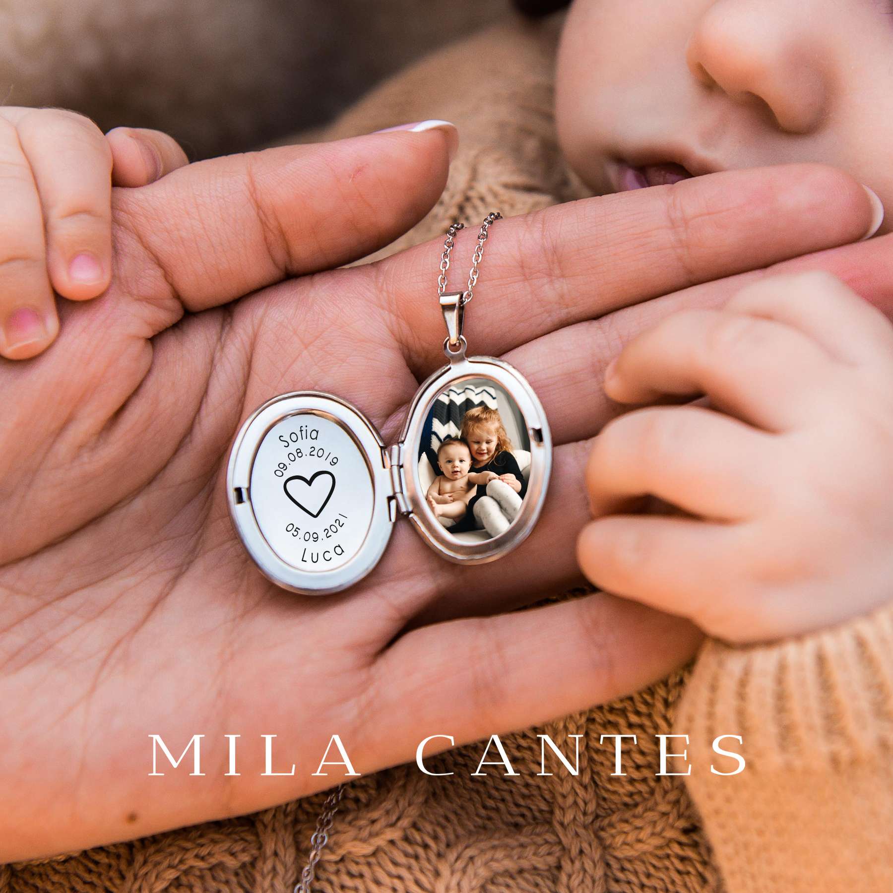 OVAL LOCKET | Two Babies - MILA CANTES